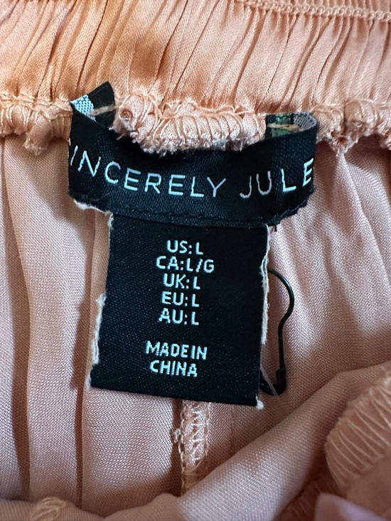 Women's Wide Leg Satin Pants - Peach Sincerely Jules Sz: L  Palazzo  pants. - Picture 7 of 7